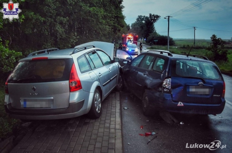 Zderzyły się trzy auta. Trzy osoby trafiły do szpitala - Zdjęcie główne