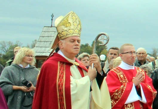 REGION. Były biskup siedlecki składa rezygnację. W tle sprawa z Łukowa  - Zdjęcie główne