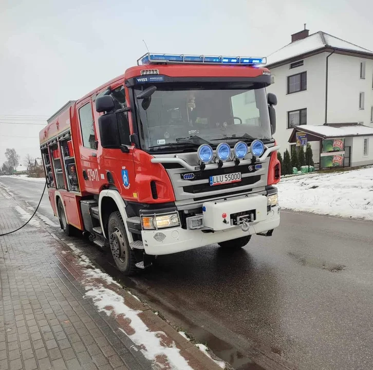 Paliły się sadze w kominie. Nakaz przeglądu instalacji kominowej - Zdjęcie główne