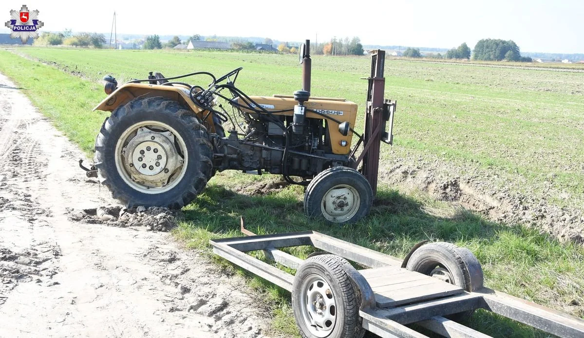 Ukradł ciągnik, bo nie chciał jechać na kosiarce. Ale ugrzązł w polu - Zdjęcie główne