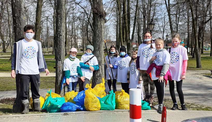 ŁUKÓW. Zuchy posprzątały brzegi Krzyny  (GALERIA) - Zdjęcie główne