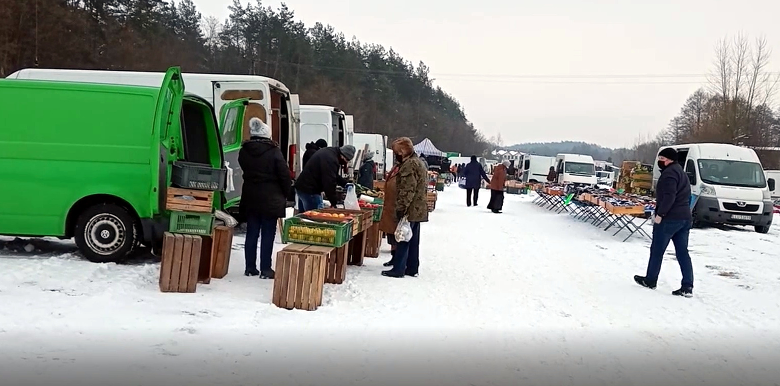 Kupcy rozmawiali z burmistrzem. Będzie obniżka opłat na targowisku? - Zdjęcie główne