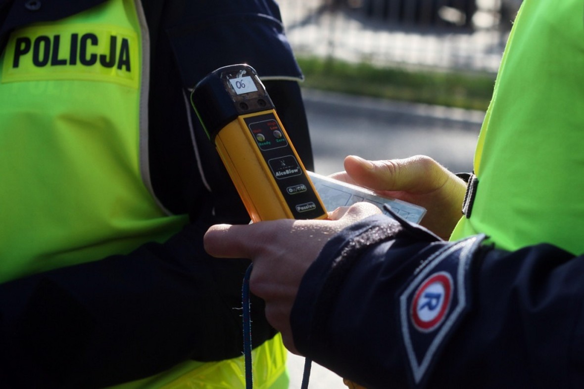 Za "jazdę po pijaku", spowodowanie kolizji i brak prawa jazdy odpowie 61-latek z gminy Trzebieszów  - Zdjęcie główne