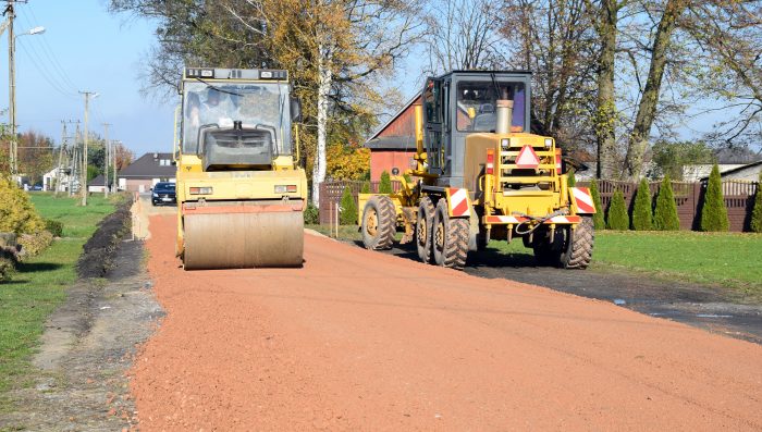 W gminie Stanin leje się asfalt - Zdjęcie główne