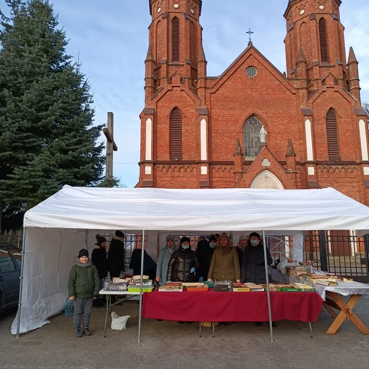 Na  kiermaszu ciast w Wojcieszkowie zebrano  ponad 13 tys.zł dla Marioli Mucharzewskiej - Zdjęcie główne