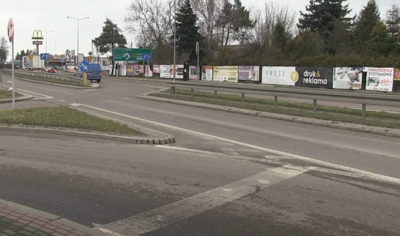 Wielka kałuża zniknie z obwodnicy Łukowa? Zarząd Dróg Powiatowych czeka na ulewę - Zdjęcie główne