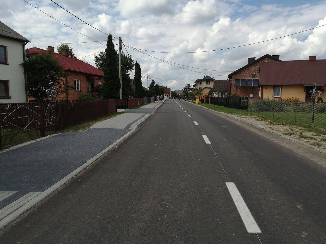 GMINA TRZEBIESZÓW Przebudowa drogi gminnej w Celinach - Zdjęcie główne