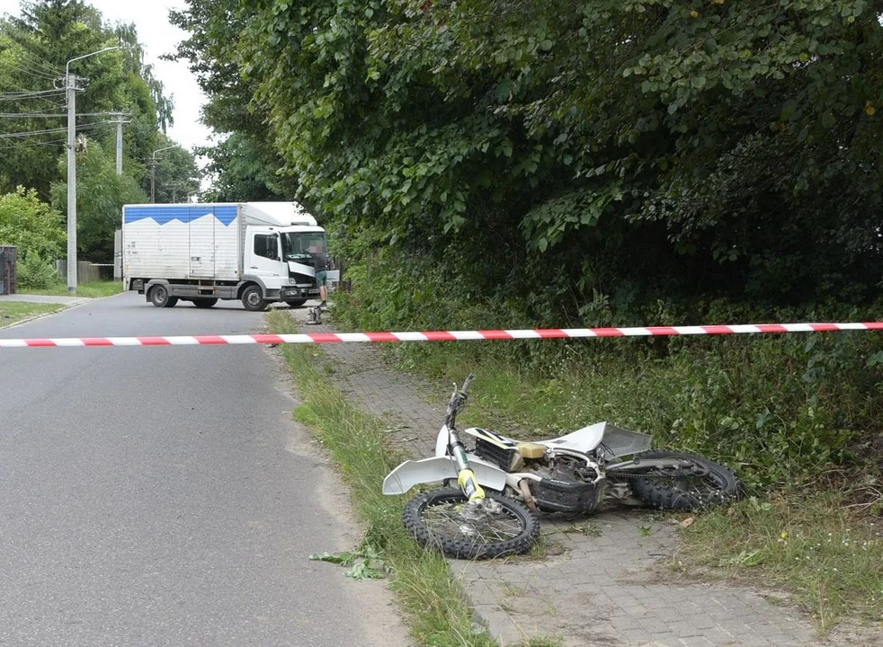 Powiat łukowski: Nastoletni motocyklista zderzył się z ciężarówką - Zdjęcie główne