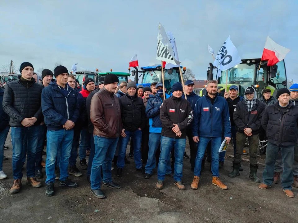 Rolniczy protest: My po prostu umieramy, zabijają nas koszty. Ceny za płody rolne są dramatycznie niskie - Zdjęcie główne