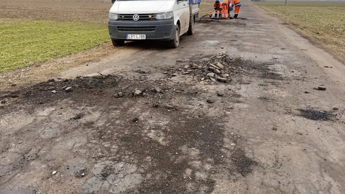 Kiedy poleje się asfalt na nasze drogi powiatowe? - Zdjęcie główne