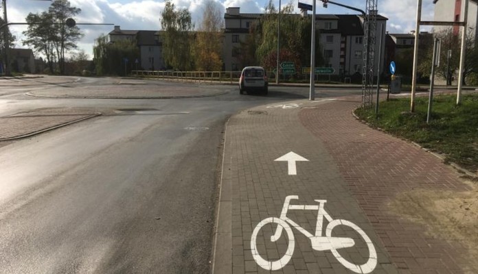 Ścieżki rowerowe aż do wiaduktu - Zdjęcie główne