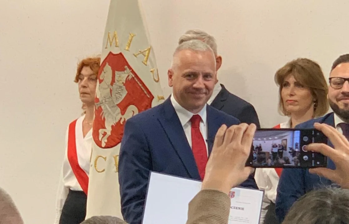 Prezydent Hapunowicz i radni już po zaprzysiężeniu - Zdjęcie główne