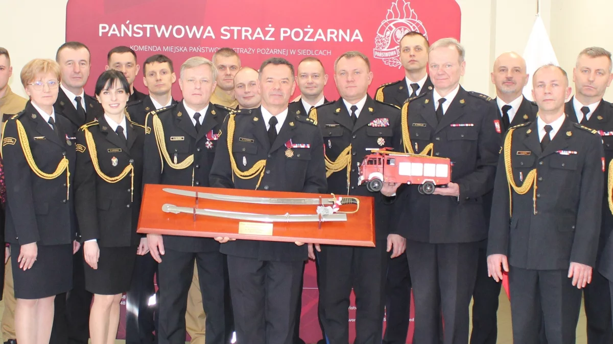 Pożegnanie z mundurem - Zdjęcie główne