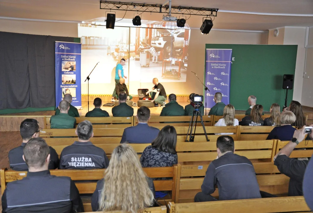 Unikalny spektakl w Zakładzie Karnym w Siedlcach - Zdjęcie główne