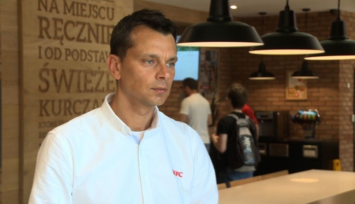 KFC zmienia model działania restauracji. Inwestuje w usługi mobilne i technologie, które usprawnią i przyspieszą obsługę gości - Zdjęcie główne