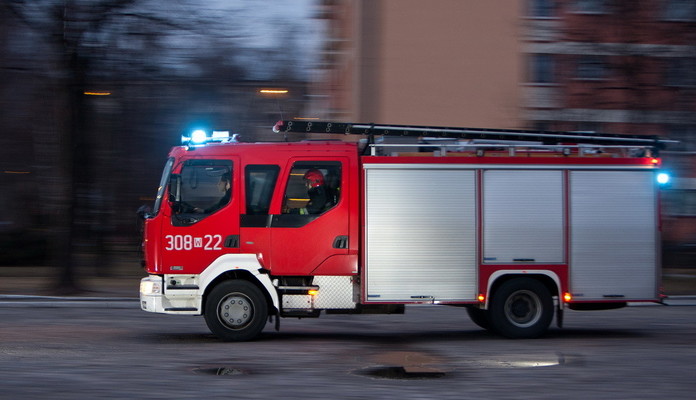 Zderzenie dwóch samochodów na ul. Warszawskiej - Zdjęcie główne