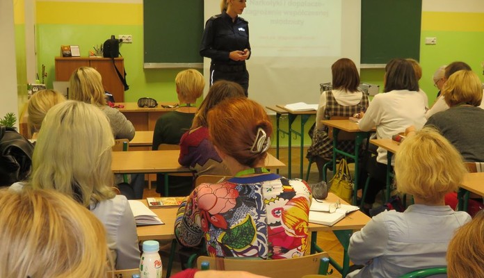 Szkolą pedagogów - Zdjęcie główne