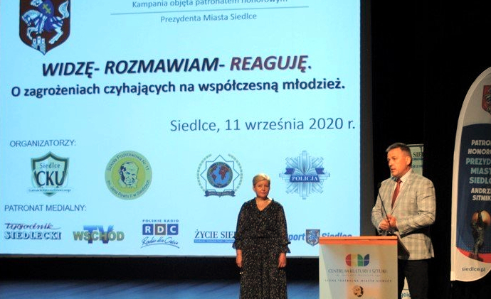 Rozmawiali o  zagrożeniach czyhających na młodzież - Zdjęcie główne