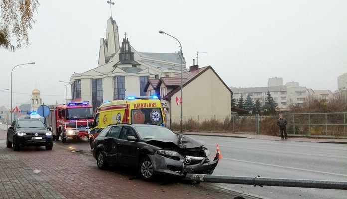 Wypadek samochodowy na Brzeskiej - Zdjęcie główne