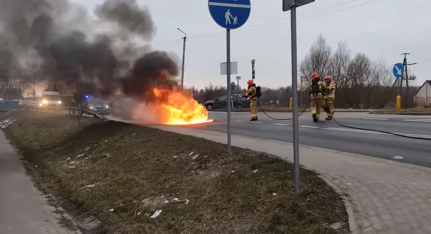 Gmina Siedlce: W Chodowie spłonął samochód - Zdjęcie główne