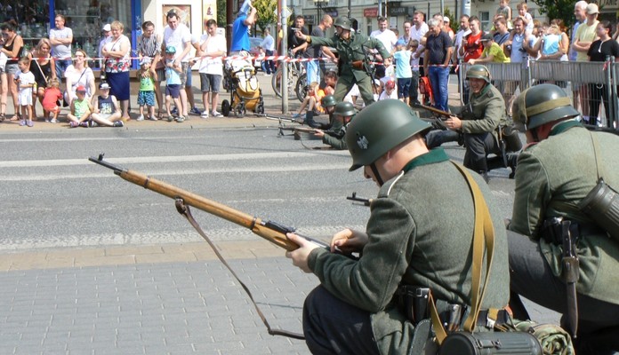 Tłumy na Pikniku Historycznym [GALERIA] - Zdjęcie główne