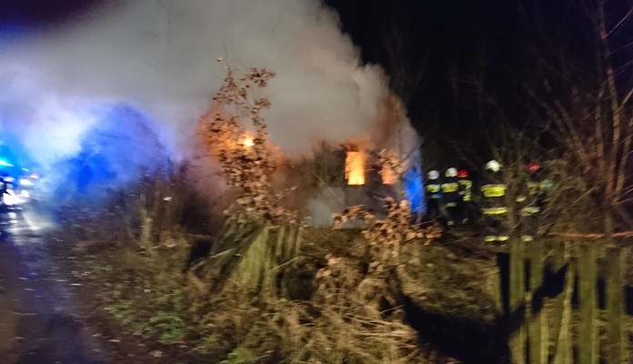 Z powiatu siedleckiego: Pożar w miejscowości Pluty - Zdjęcie główne