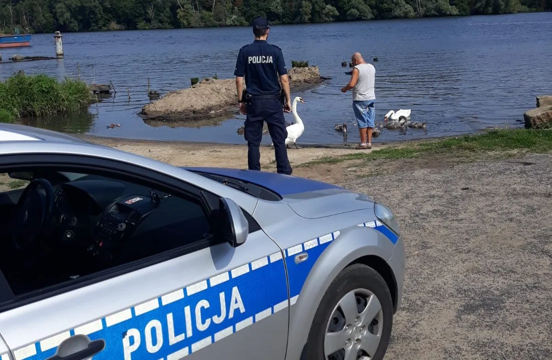 Wyłowili zwłoki z zalewu. Nie wiadomo, kim jest denat. - Zdjęcie główne