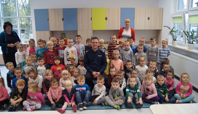 Policjant z wizytą u przedszkolaków z ZOW w Białkach - Zdjęcie główne