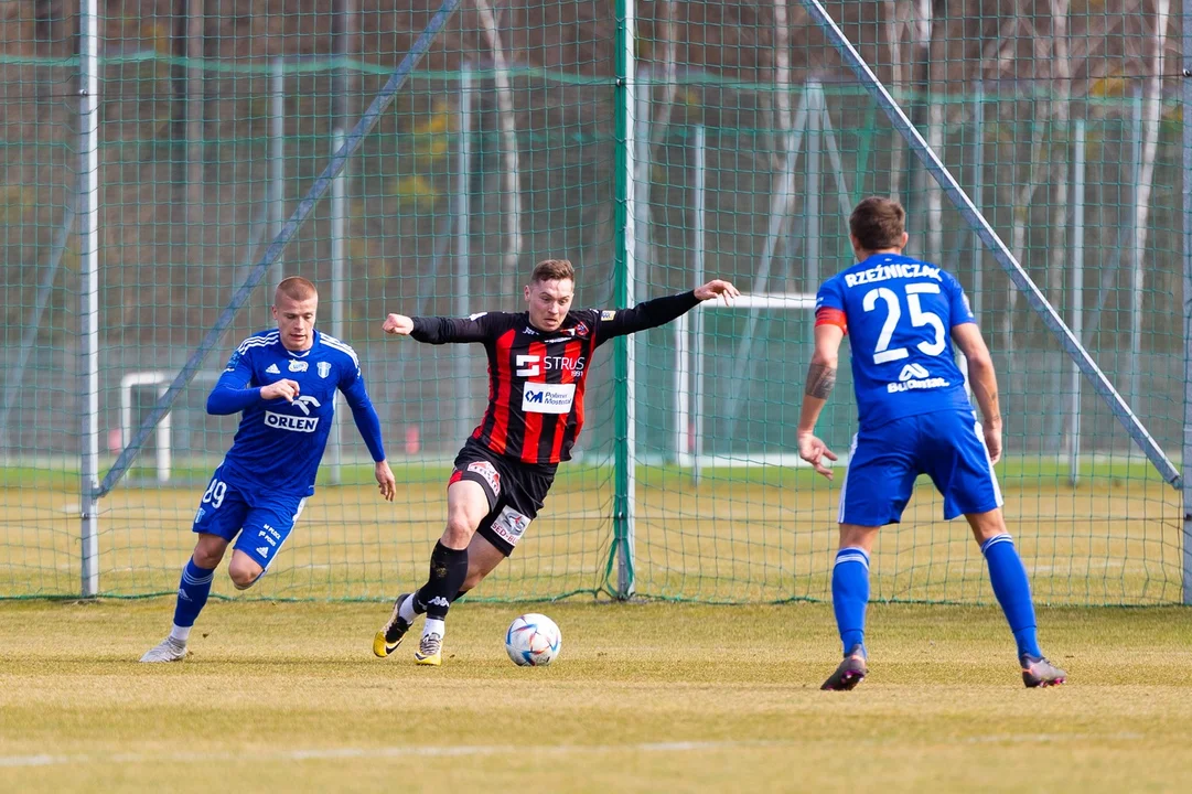 Dwugodzinny sparing Pogoni Siedlce w Książenicach - Zdjęcie główne