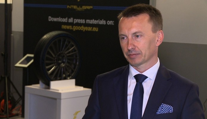 Polacy uwielbiają nowe technologie w motoryzacji. Opony ze sztuczną inteligencją mogą się stać hitem na polskich drogach - Zdjęcie główne