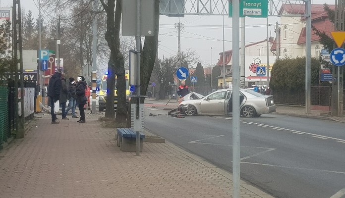 POLICJANCI ZATRZYMALI PIJANEGO KIEROWCĘ, KTÓRY UCIEKŁ Z MIEJSCA WYPADKU - Zdjęcie główne