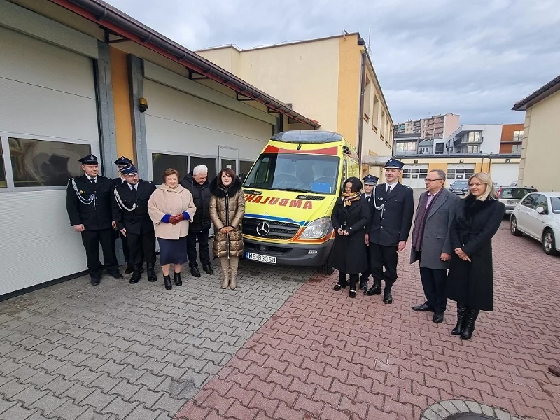 Pięć nowych ambulansów dla pacjentów z Siedlec - Zdjęcie główne