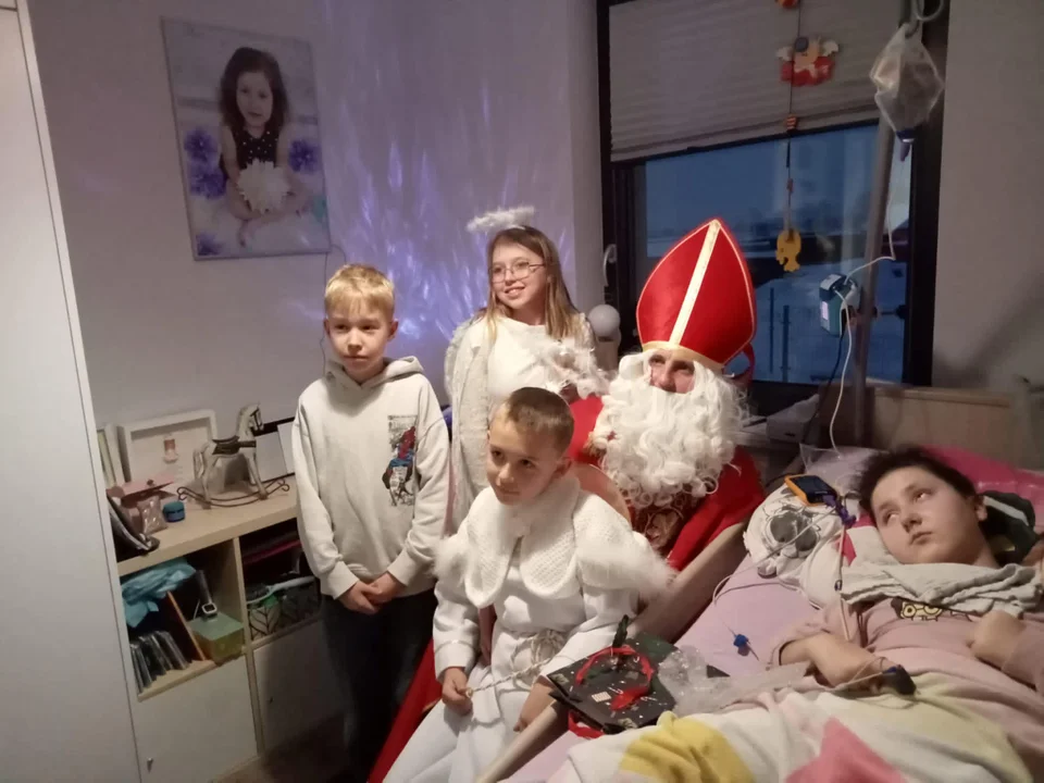 Święty Mikołaj odwiedził Siedleckie Hospicjum - Zdjęcie główne