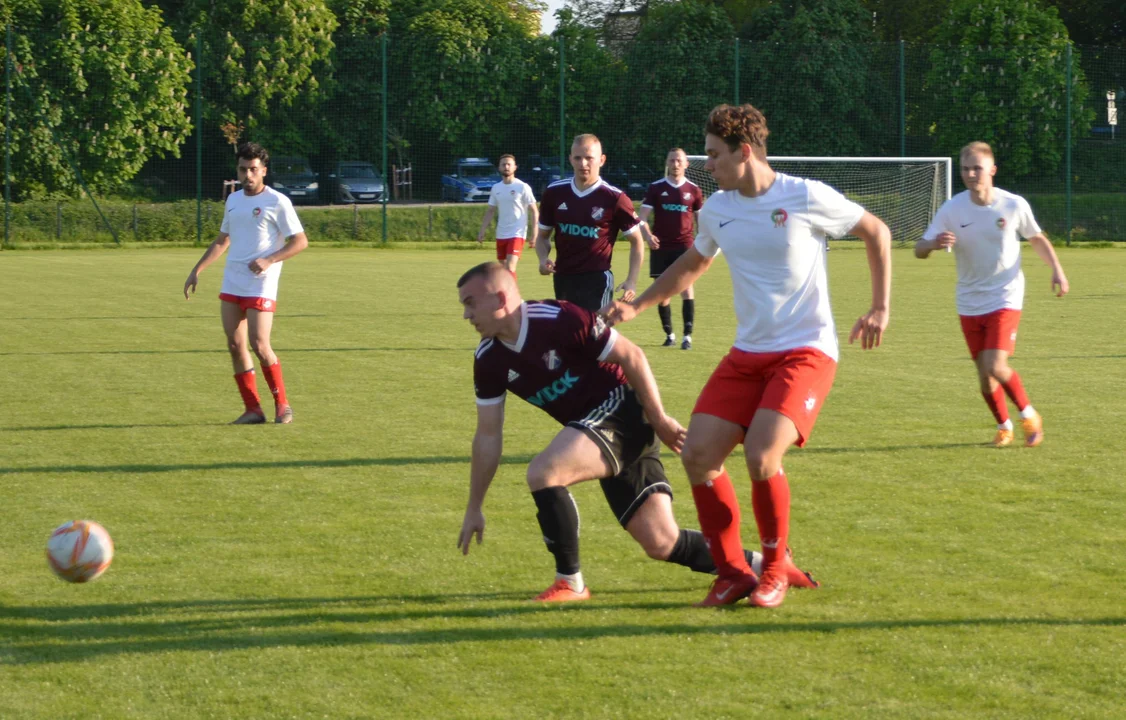 Stal II Kraśnik - Tur Milejów. Sześć goli i remis uratowany rzutem na taśmę - Zdjęcie główne