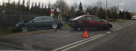 Duży korek po wypadku w Łuszczowie. Cztery osoby trafiły do szpitala - Zdjęcie główne