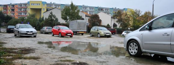 Mieli utwardzić parking przy Wojska Polskiego. Projekt schowany do szafy - Zdjęcie główne