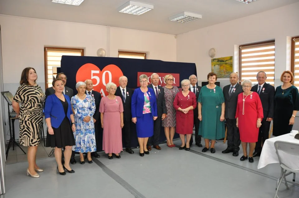 Gmina Cyców. Pół wieku spędzili razem. Wiesław Pikuła wręczył medale za 50 lat pożycia małżeńskiego - Zdjęcie główne