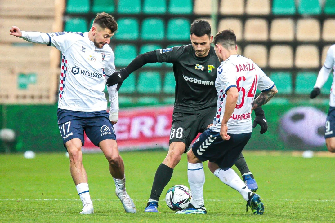 Górnik Zabrze - Górnik Łęczna. Łęcznianie spadli z ligi, sześć goli w górniczych derbach - Zdjęcie główne