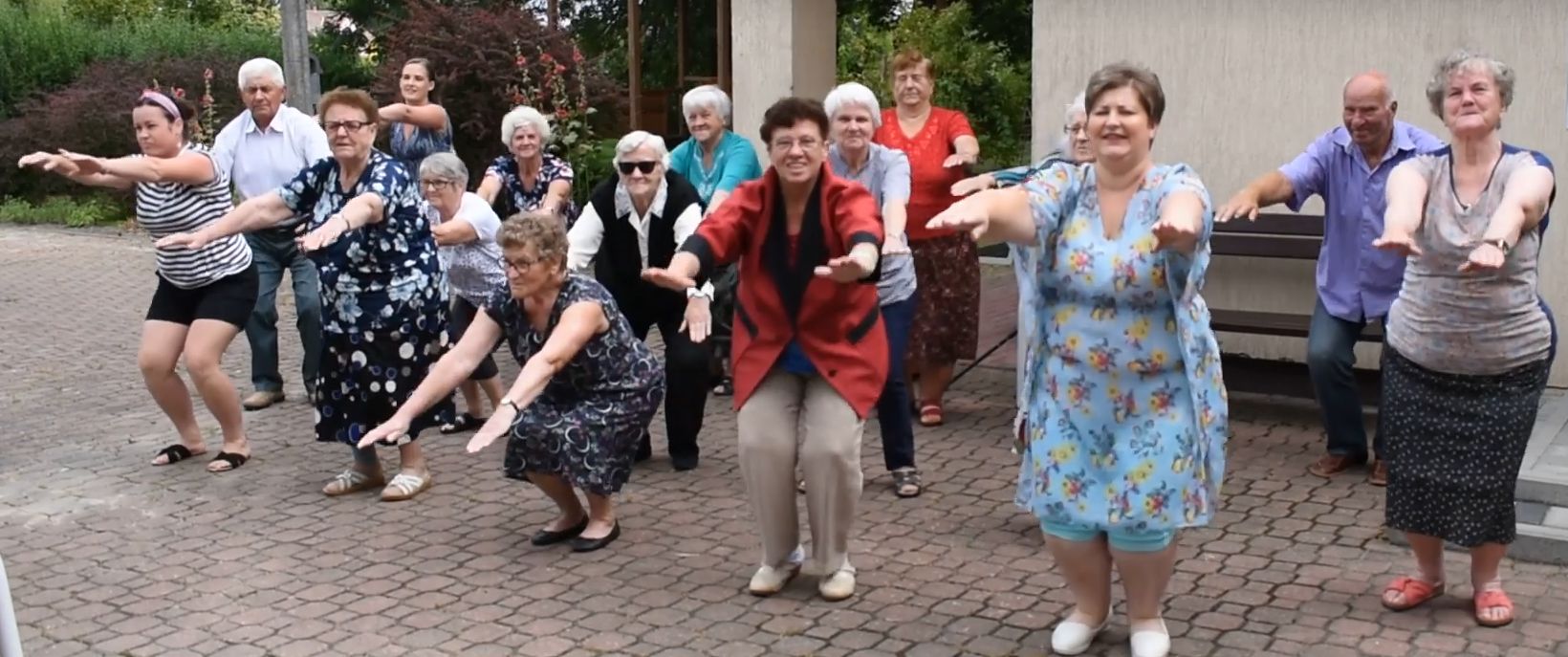 Wójt i wicestarosta robili pompki, a seniorzy przysiady (WIDEO) - Zdjęcie główne