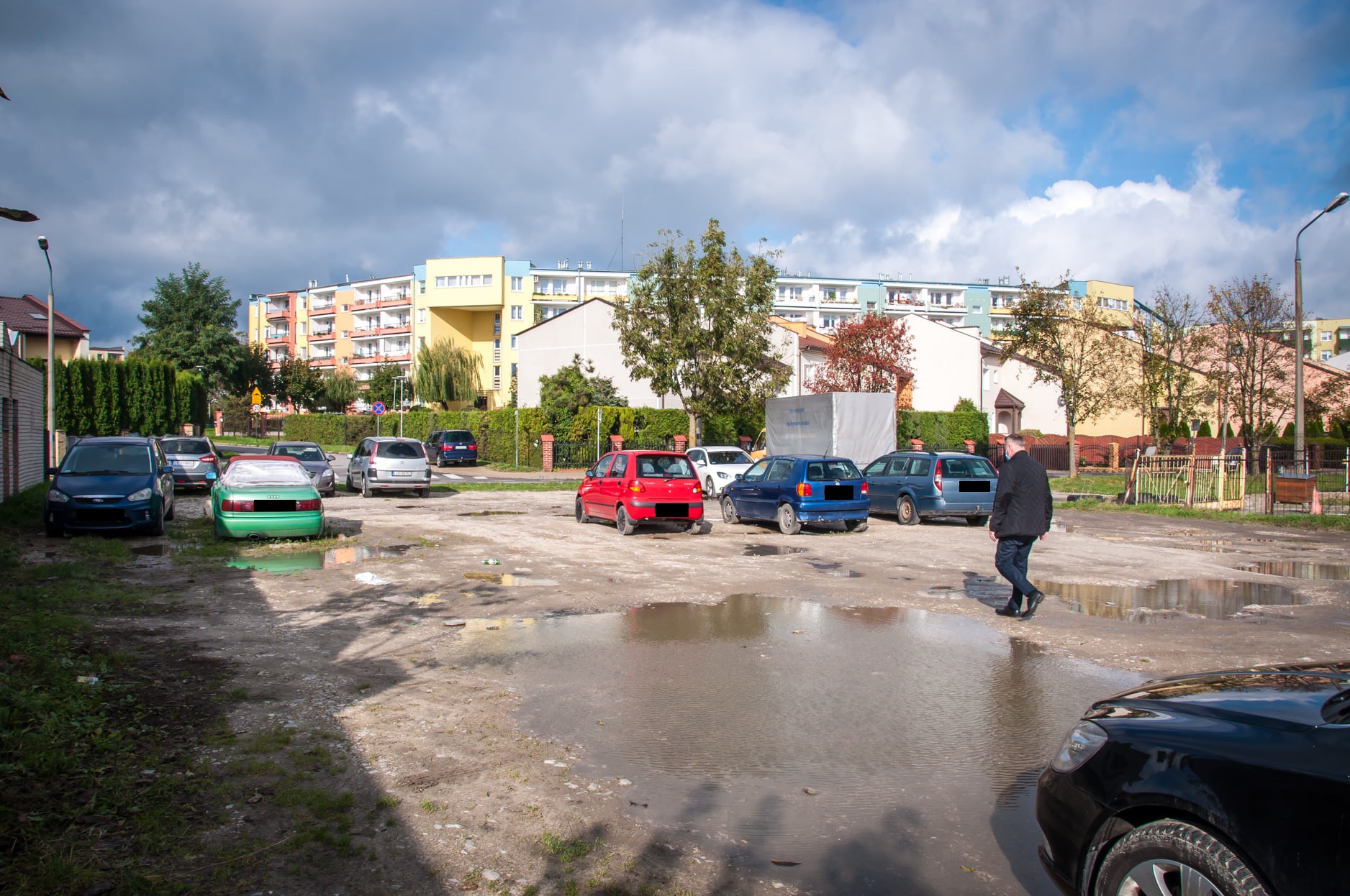 Będzie więcej miejsc parkingowych na os. Niepodległości - Zdjęcie główne