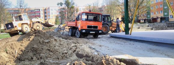 Rozbierają trybuny amfiteatru. „Bez miejsc siedzących będzie spokojniej” - Zdjęcie główne