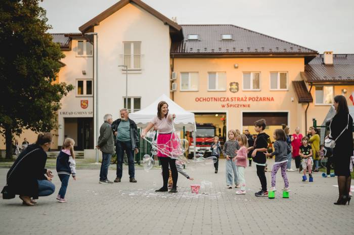 Po oficjalnym otwarciu nowej strażackiej siedziby przyszedł czas na rodzinny piknik z licznymi atrakcjami także dla najmłodszych mieszkańców gminy Spiczyn