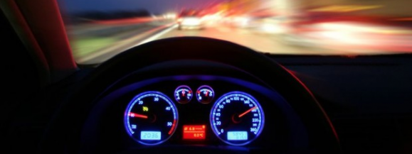 Szpica: Jechał z prędkością 104 km/ h w terenie zabudowanym - Zdjęcie główne