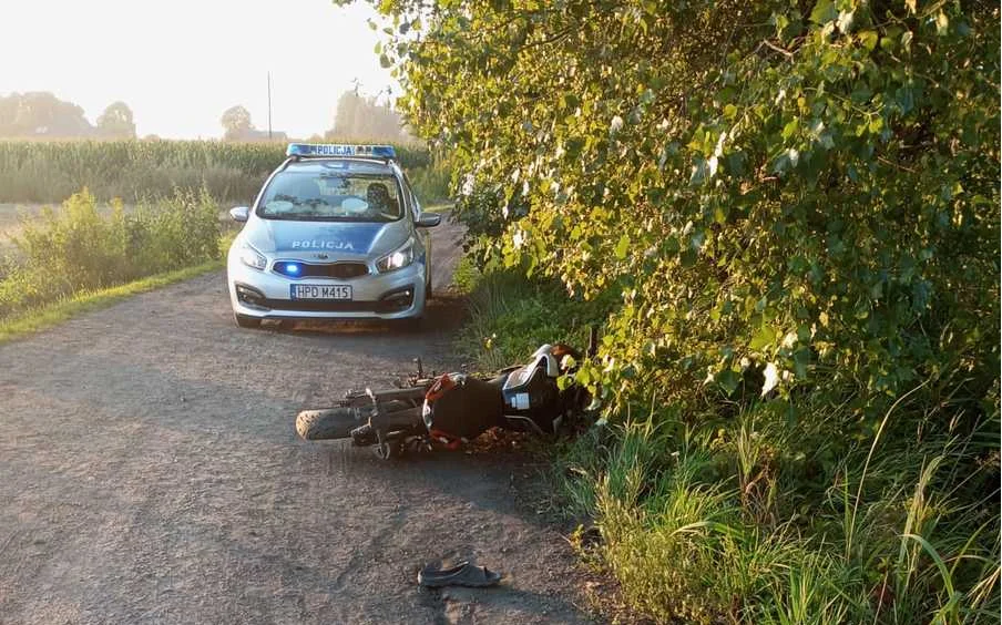 Powiat łęczyński: Motocykl zderzył się z autem. Jedna osoba w szpitalu - Zdjęcie główne