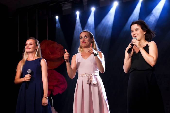 Jurorki - wokalistki Studia Accantus, Sylwia Przetak i Aleksandra Gotowicka oraz śpiewaczka operowa Agnieszka Jastrzębska - oceniały, ale także wystąpiły na festiwalowej scenie 