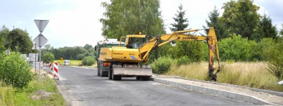 Po nowym asfalcie nad jeziora  - Zdjęcie główne