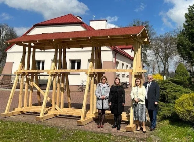 Łęczna: Budują ogólnodostępną tężnię solankową w Parku Podzamcze - Zdjęcie główne