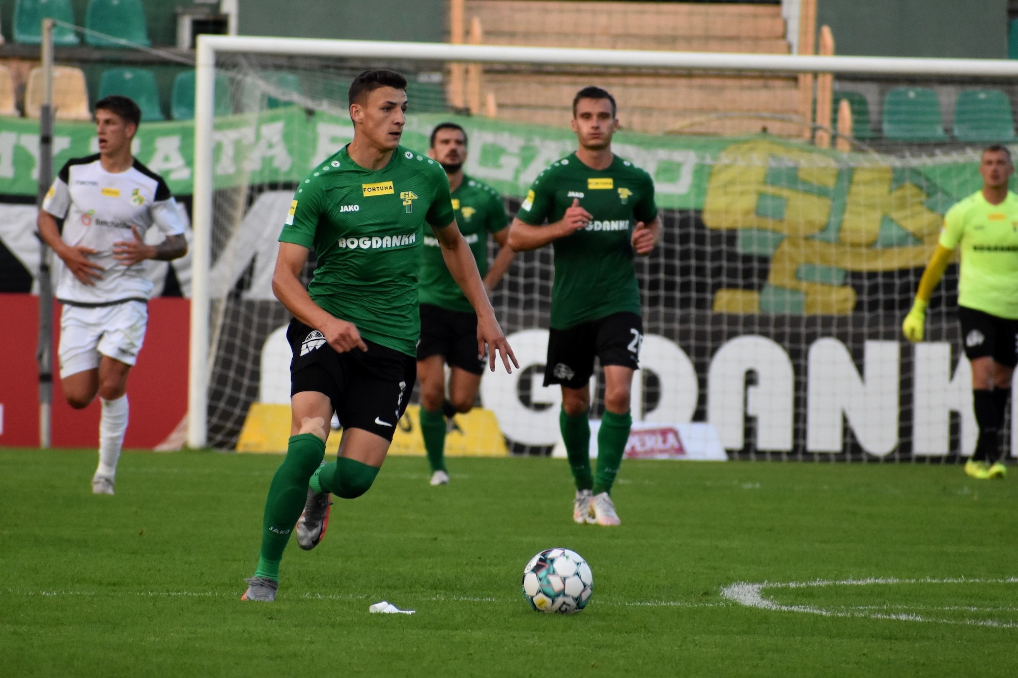 Miedź Legnica - Górnik Łęczna. Specjaliści od wygranych karnych awansowali w Fortuna Pucharze Polski - Zdjęcie główne