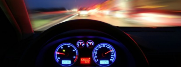 Brzeziny: 120 km/h w terenie zabudowanym - Zdjęcie główne