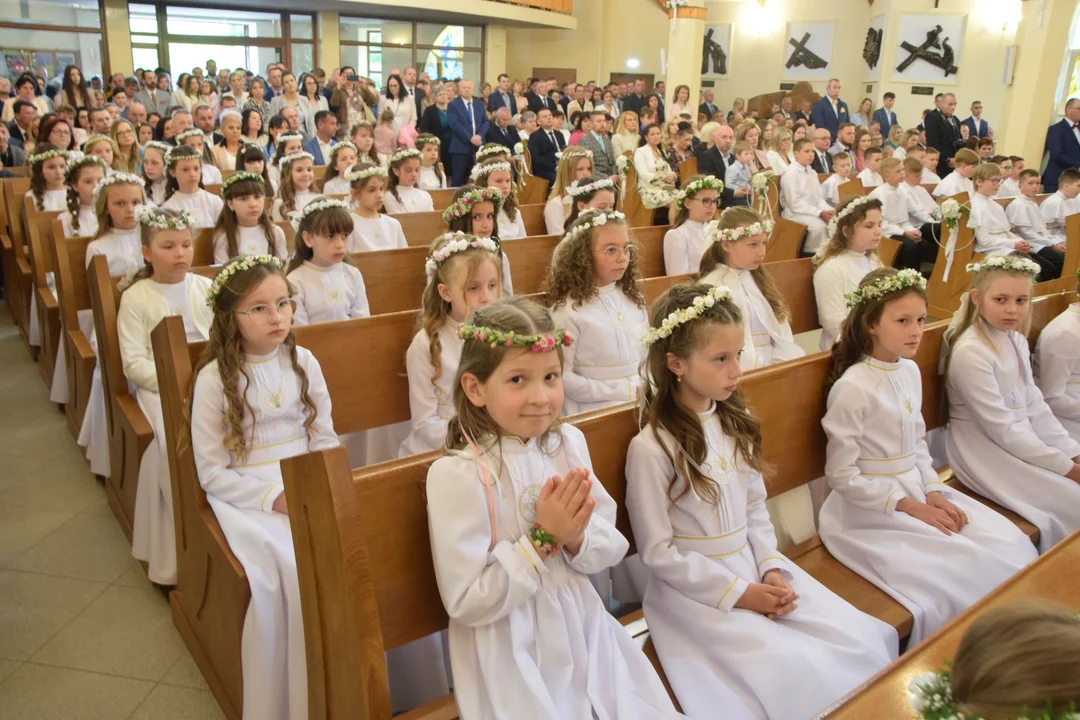 Pierwsza Komunia w kościele św. Józefa Opiekuna Rodzin w Łęcznej (dużo zdjęć) - Zdjęcie główne